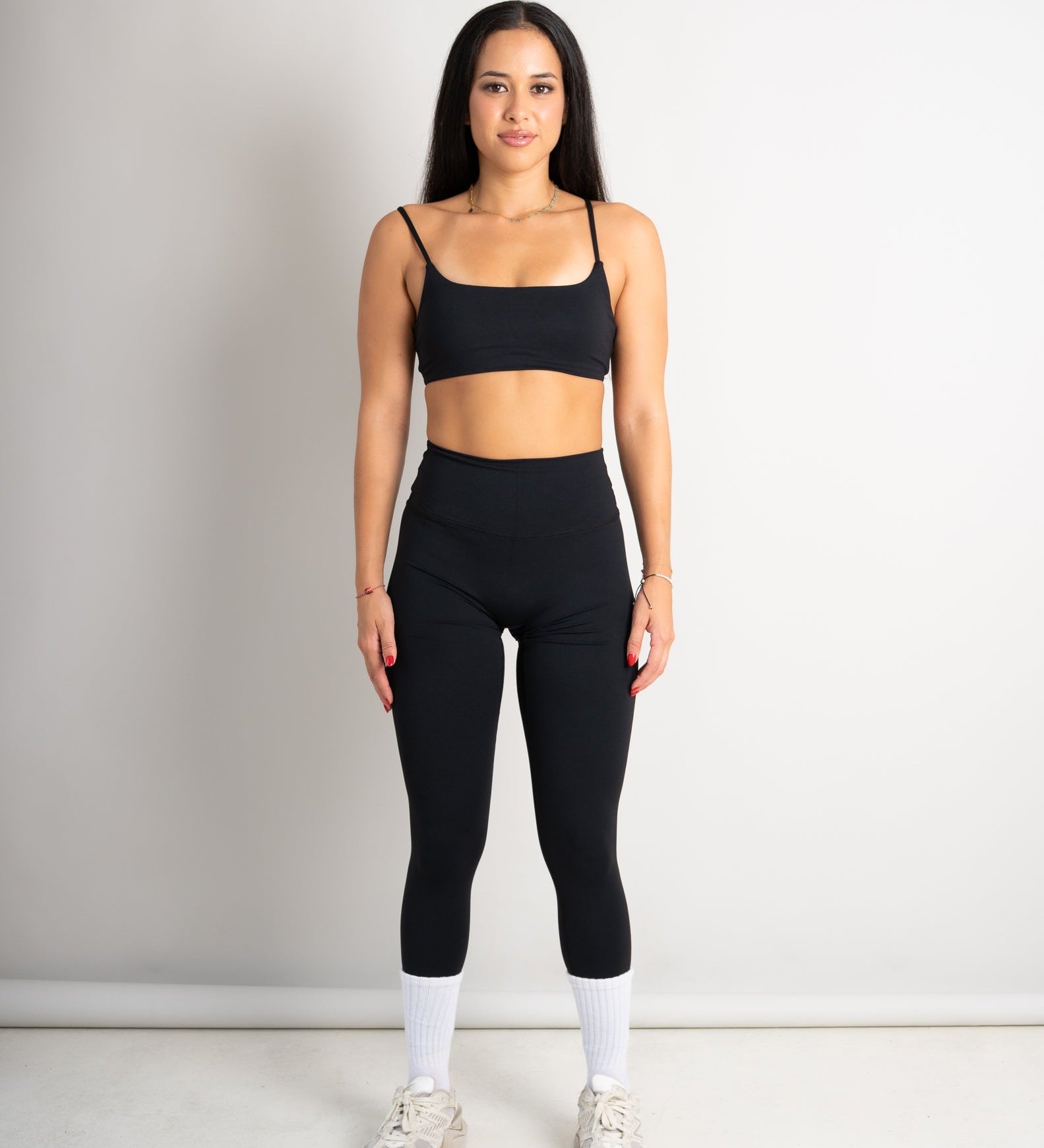 Essential Sports Bra - Black - Barmelle