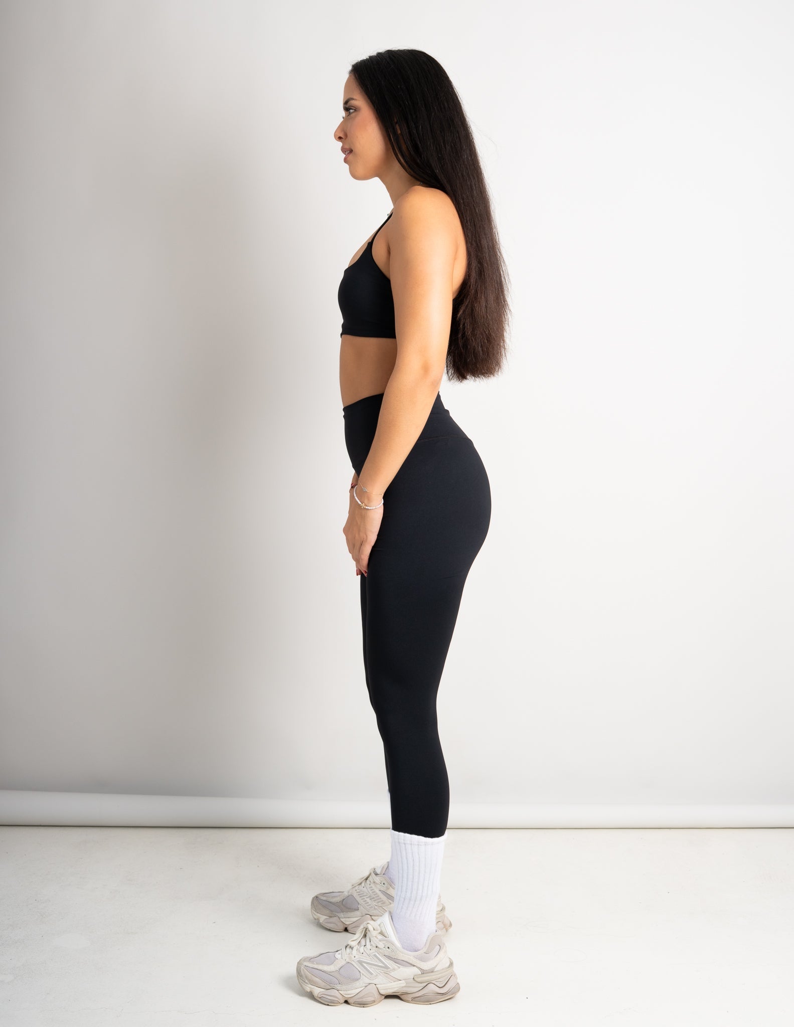 Essential Sports Bra - Black - Barmelle