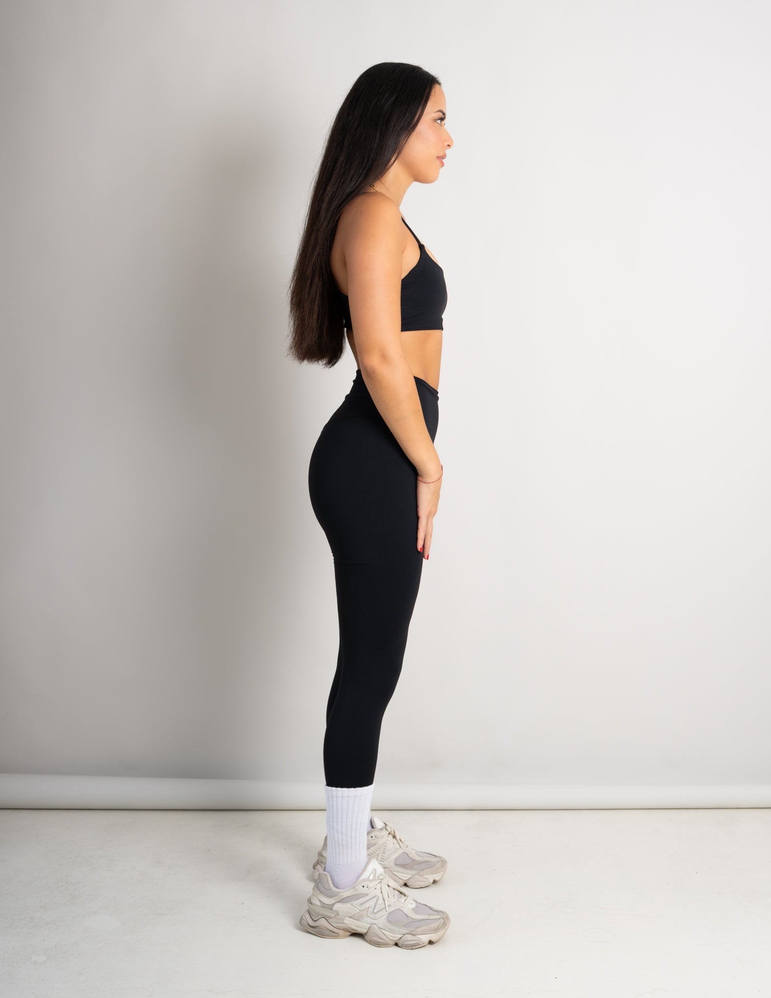 Essential Sports Bra - Black - Barmelle