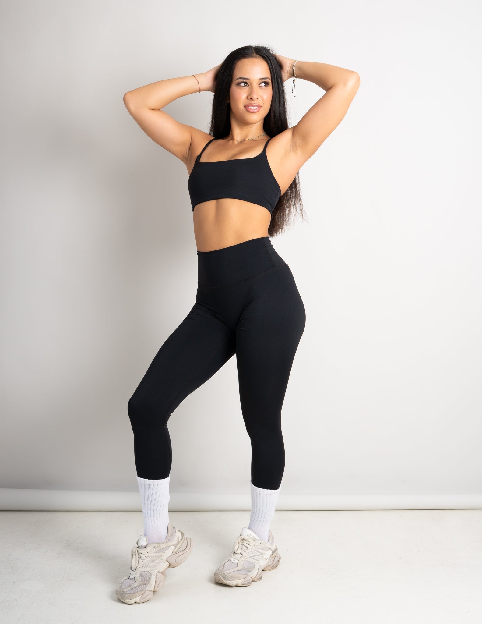 Essential Sports Bra - Black - Barmelle