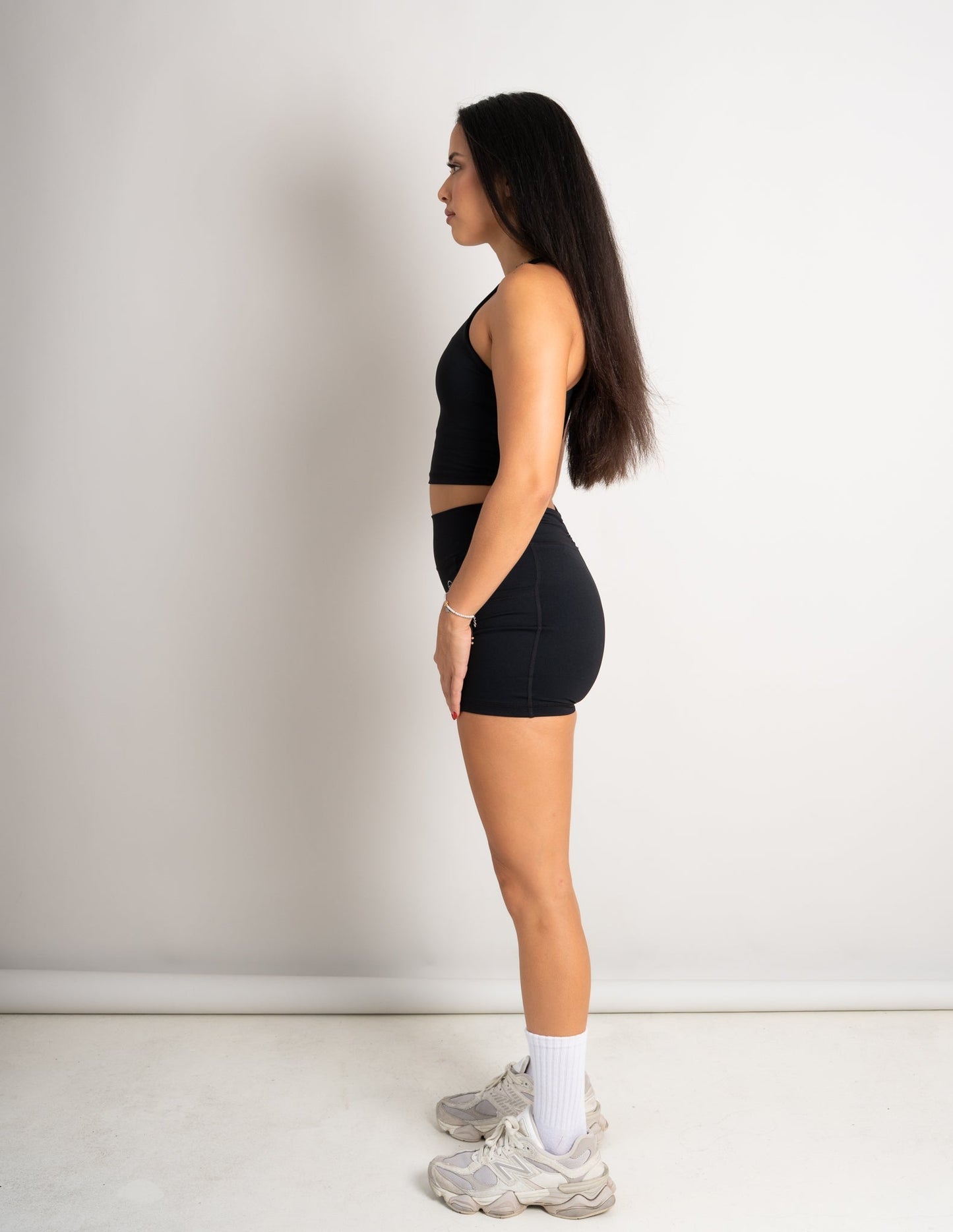 Flow Pocket Shorts - Black - Barmelle