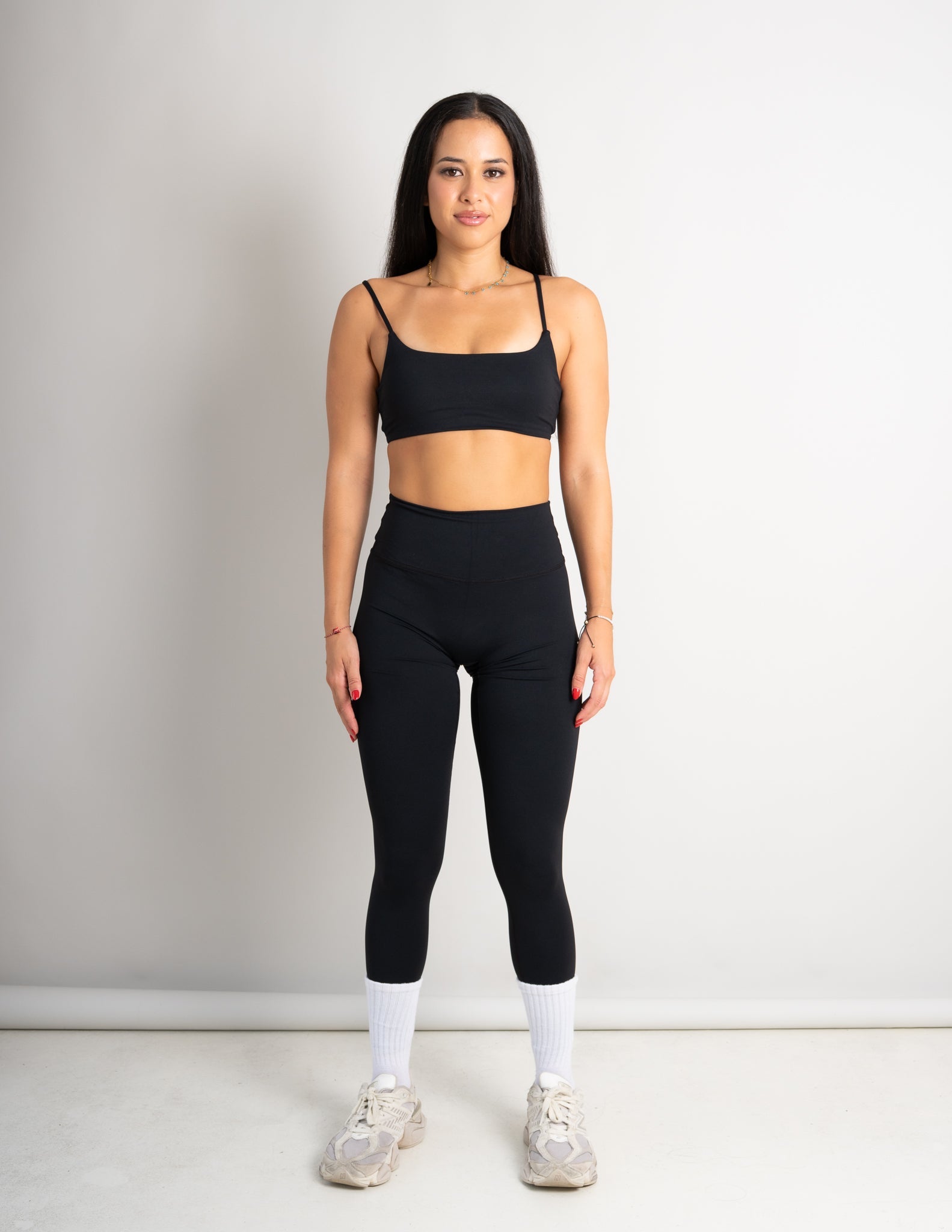 Essential Sports Bra - Black - Barmelle