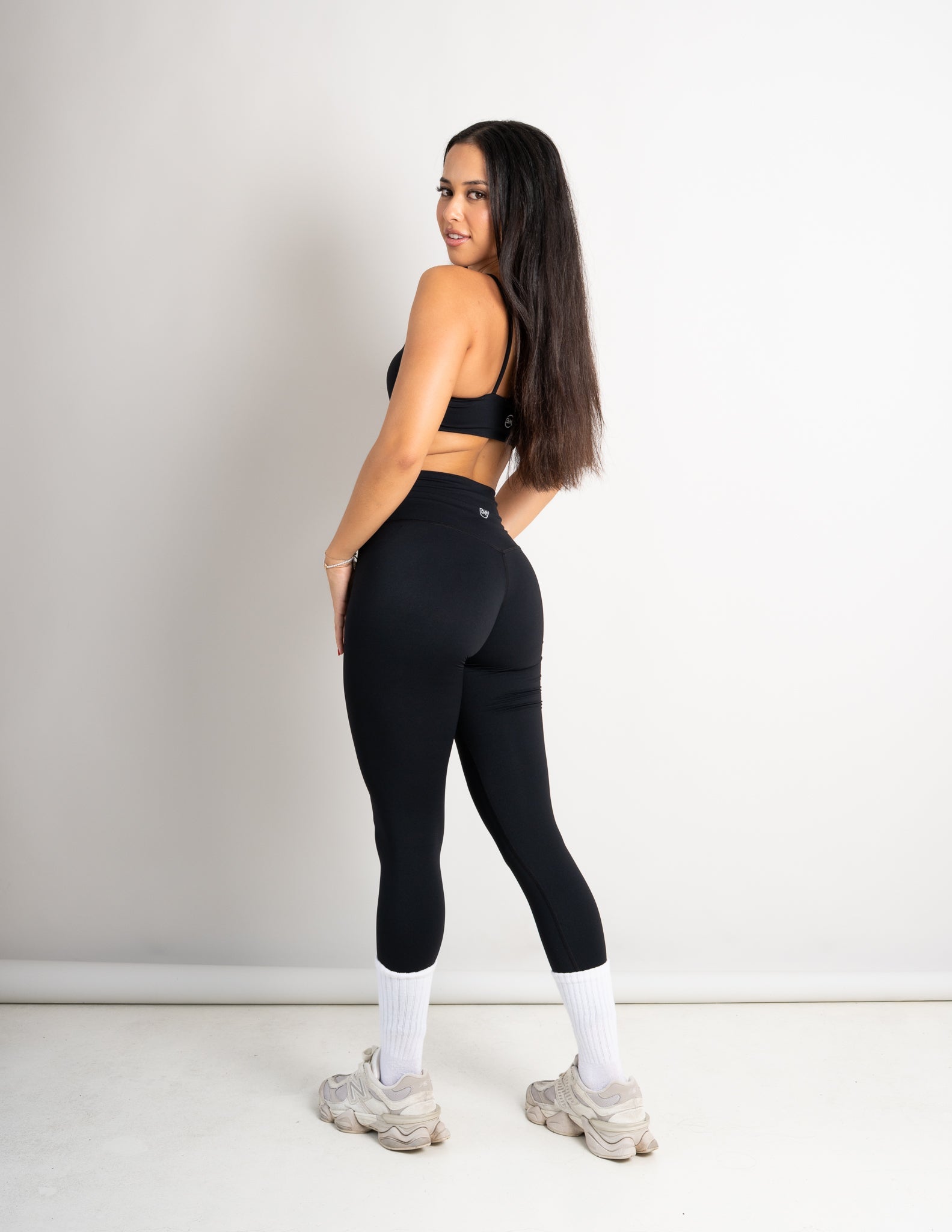 Essential Sports Bra - Black - Barmelle