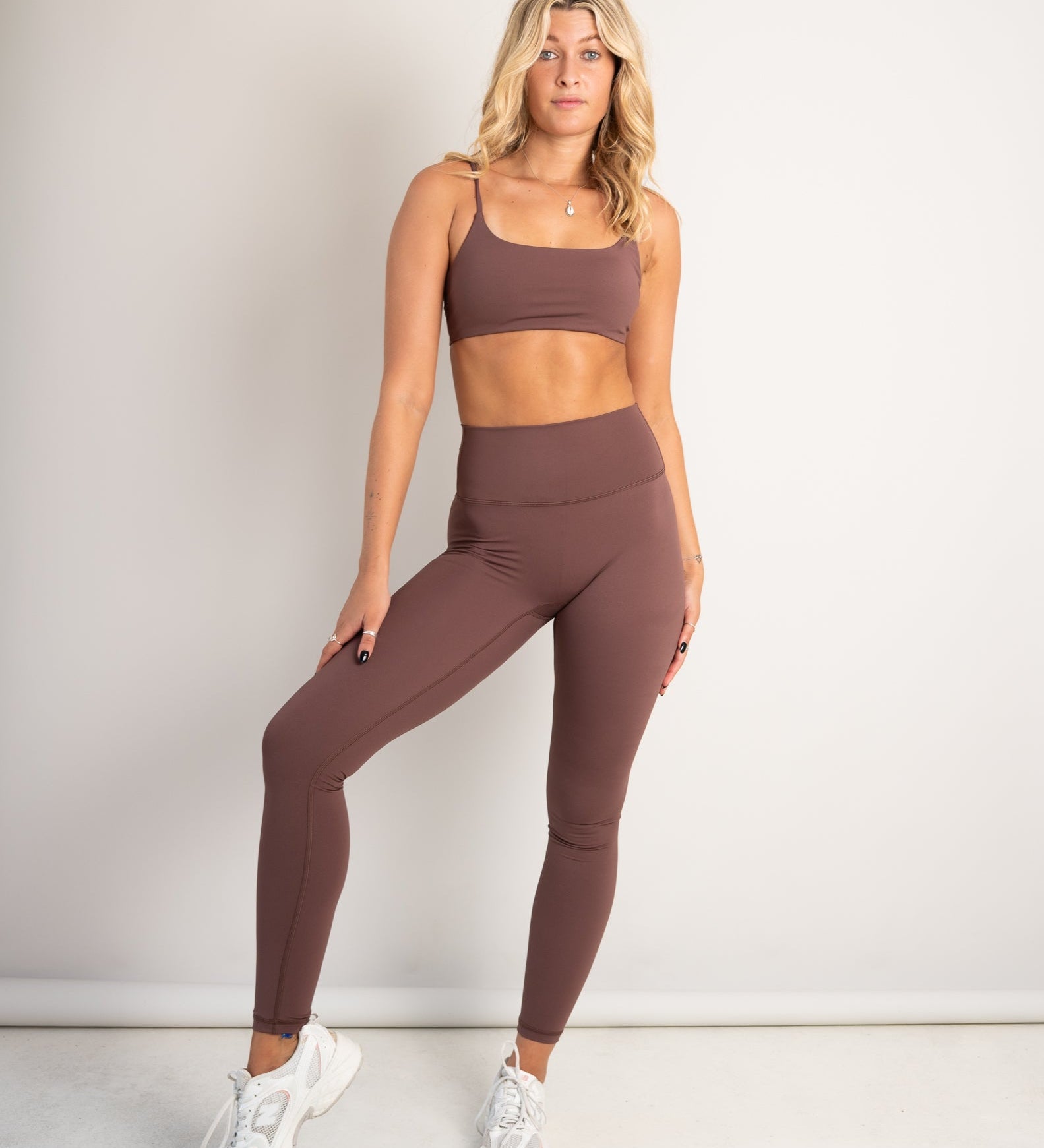 Essential Sports Bra - Mocha - Barmelle